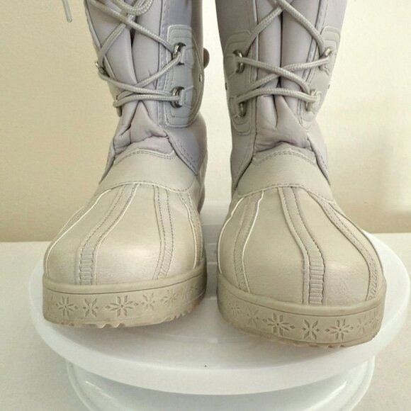 JustFab Marley Winter Boots Size 8 Lace Up Light Gray Faux Fur Trim - Picture 9 of 16